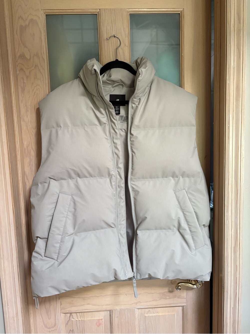 H&M Men's Puffer Vest in Light Beige